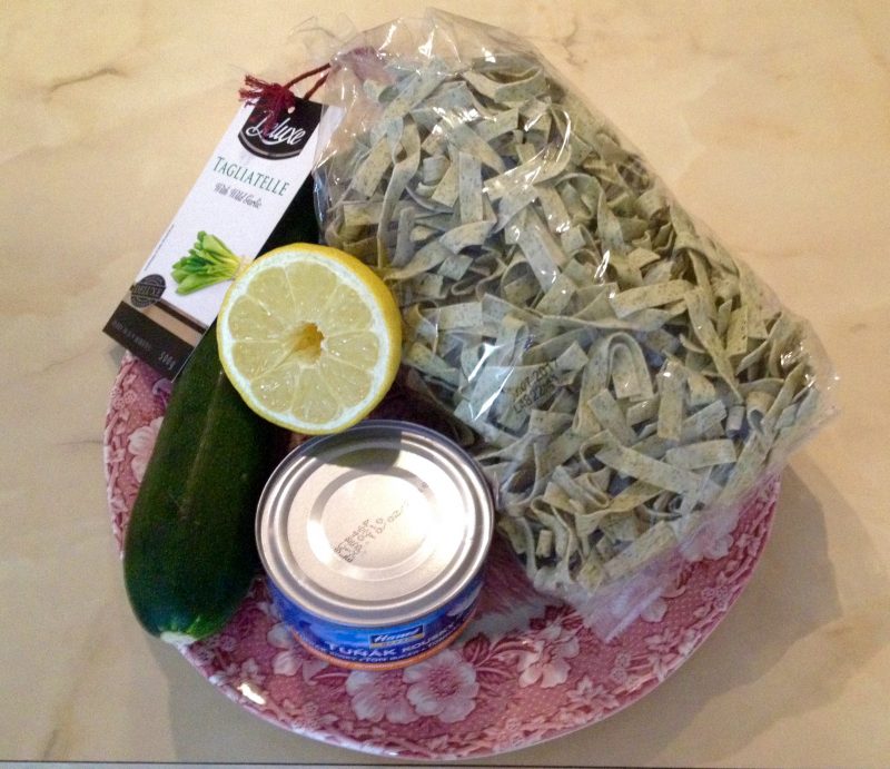 Cukkinikrémes-tonhalas tészta