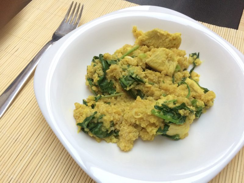 Joghurtos pácolt csirke zöldséges quinoával